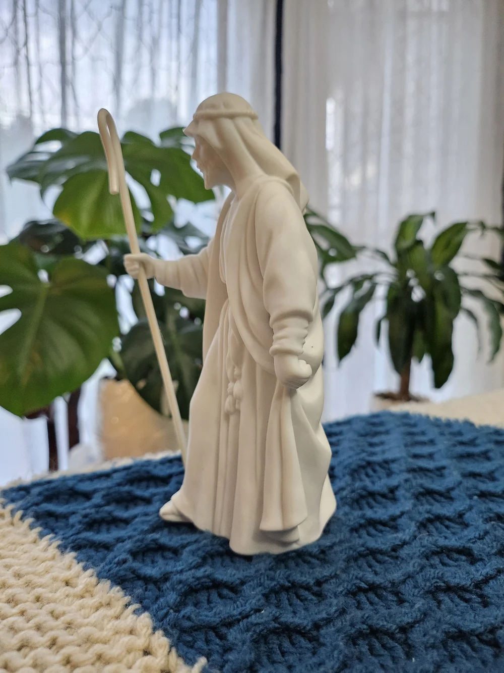 Avon Nativity Collectibles The Shepherd Porcelain Figurine 1983 Vintage